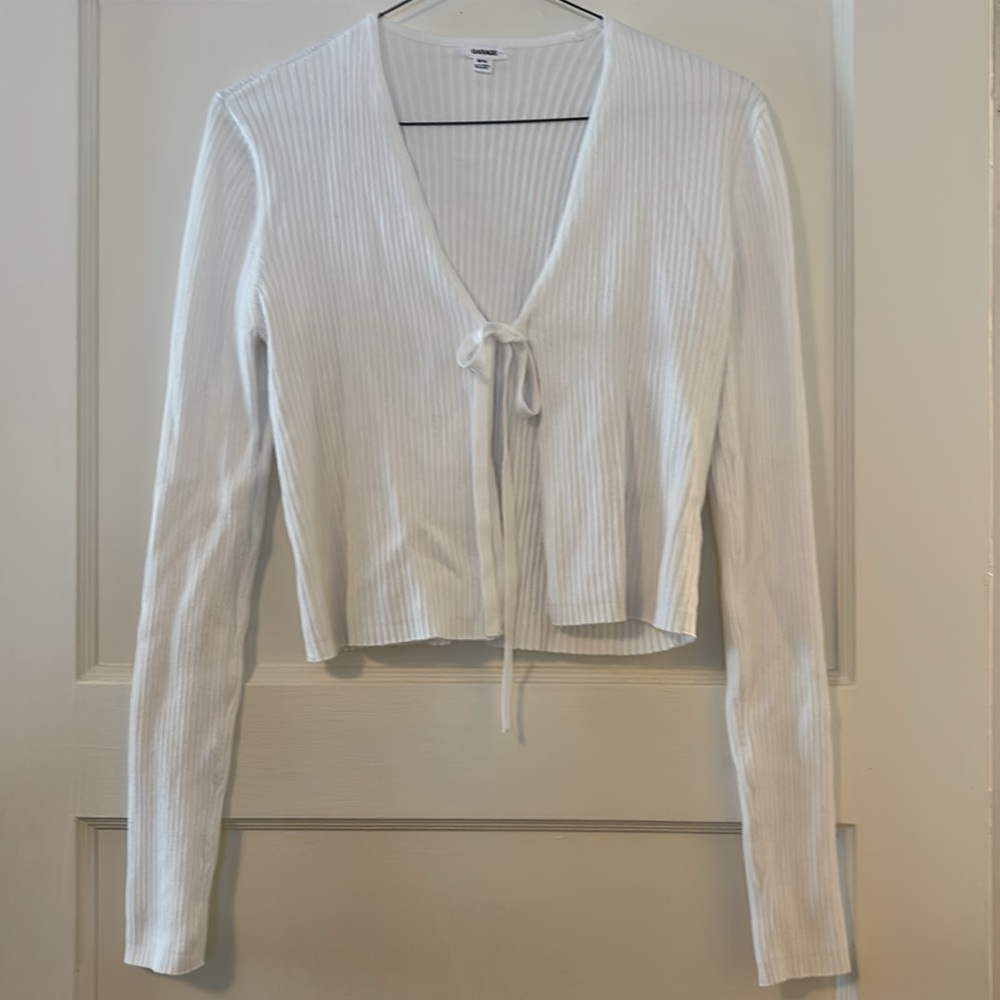 Garage front tie cardigan, size medium, white